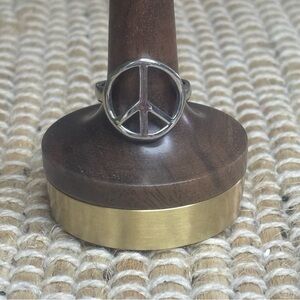 Silver Tone Peace Sign Costume Fashion Ring‎ Women’s Size 7 3/4